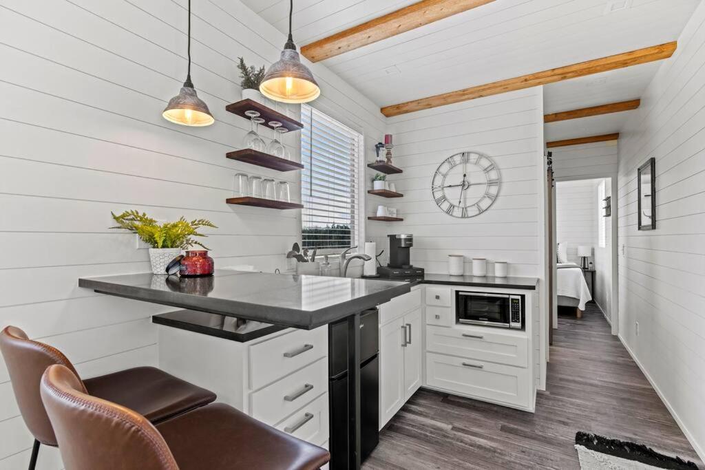 New! The Texas Longhorn-Luxury Container Home Fredericksburg Exteriör bild
