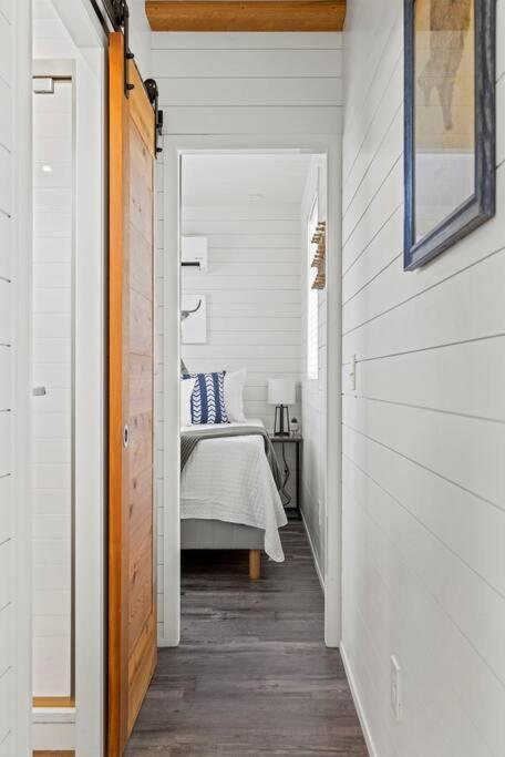 New! The Texas Longhorn-Luxury Container Home Fredericksburg Exteriör bild